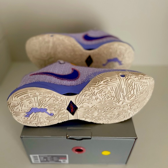 Lebron 20 Violet Frost - Picture 9 of 9